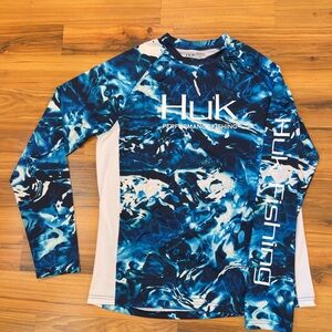 Huk Blue and White Performance Fishing Shirt